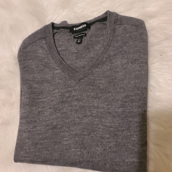 EXPRESS Men's Gray Merino Wool Sweater V-Neck XS - Picture 5 of 6
